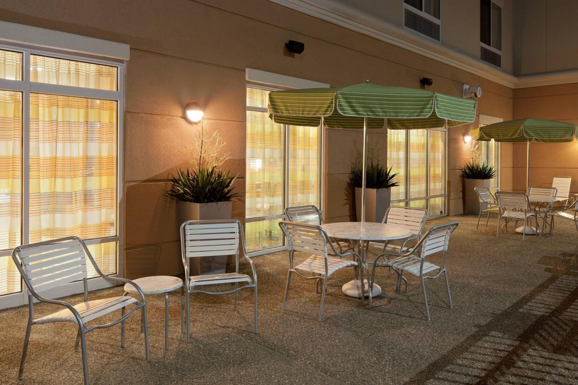 Fairfield Inn & Suites Lewisburg Restoran fotoğraf